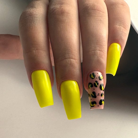 Gel Lac 4 ml - DN149 - Galben Neon - Pensula nouă!
