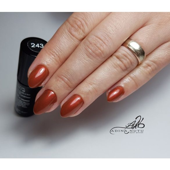 Gel Lac 4 ml - DN243 - Frozen Mauve - Pensula nouă!