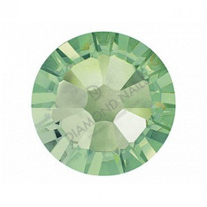 Pietre Swarovski Crysolit mari de 100 bucati pentru Nail Art de la Diamond Nails