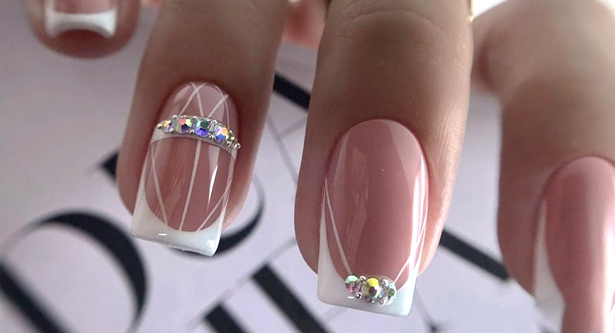 10 modele de unghii cu vârf francez colorat care vor transforma orice manichiură