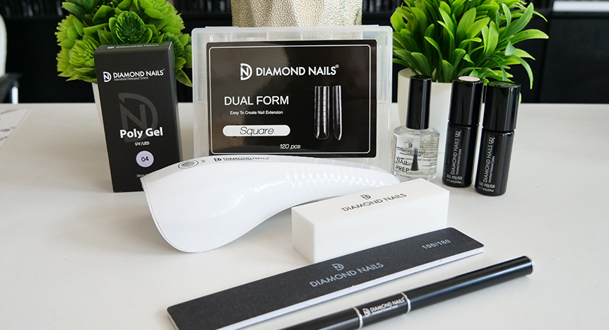 Manichiură DIY: Cum să-ți creezi propriul salon de unghii cu un singur kit?