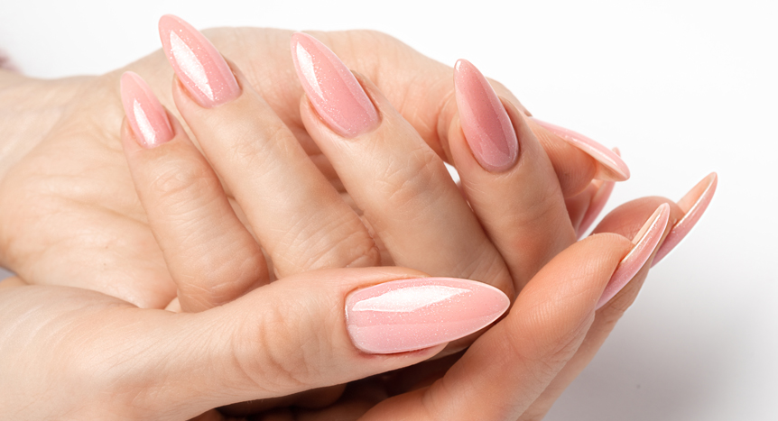 Tips unghii: cum să obtii look de salon chiar la tine acasa