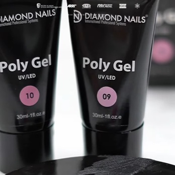 Am fost surprinsă de textura Polygelului, este complet diferită de gel!